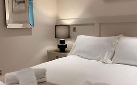The Farmhouse Retreat At Ryedale House